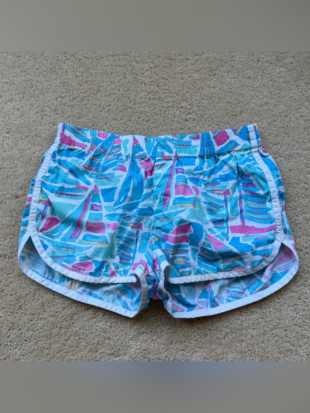 Chubbies Women’s Blue & Pink Sailboat Print Tropical Shorts - Size M - VGUC